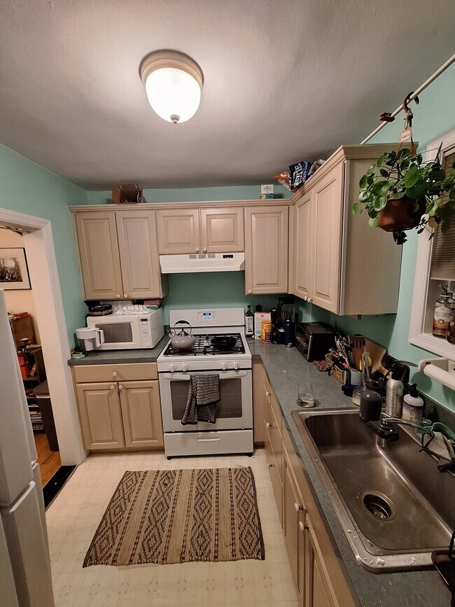 246 S Exeter St, Unit 1 in Baltimore, MD - Building Photo - Building Photo