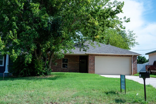 property at 512 E Perkins Ave
