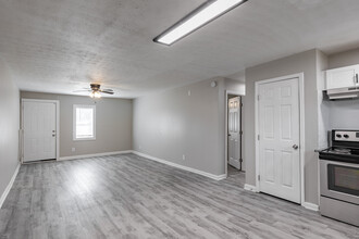 Polaris at Auburn in Auburn, GA - Building Photo - Interior Photo