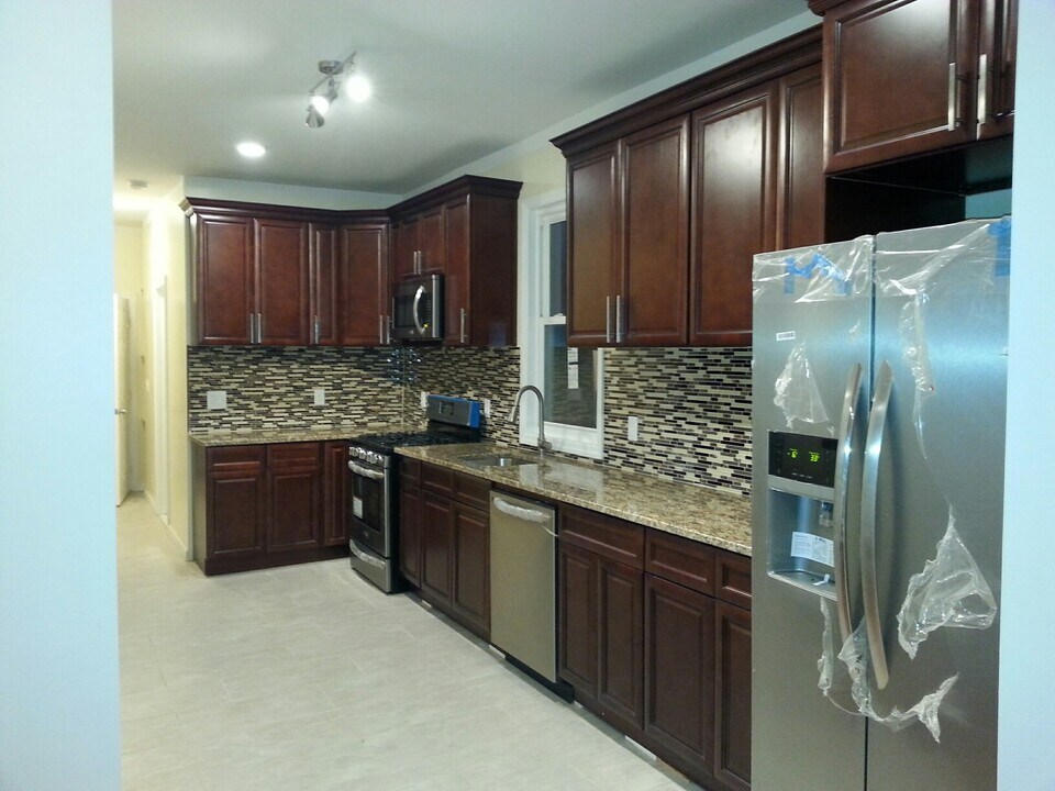 17 W 34th St, Unit #1   17 W 34th street in Bayonne, NJ - Building Photo