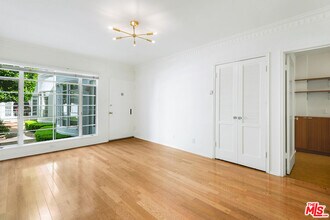 154 N Sycamore Ave in Los Angeles, CA - Building Photo - Building Photo