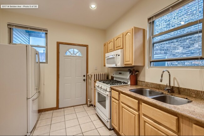3317 W Belden Ave, Unit #2 in Chicago, IL - Building Photo - Building Photo