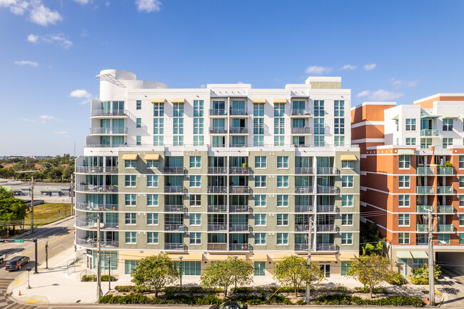 Wisdom Village Crossing in Fort Lauderdale, FL - Building Photo - Building Photo