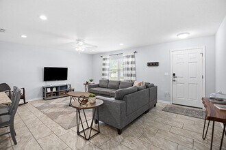 37770 Kelly B Ct in Zephyrhills, FL - Building Photo - Building Photo
