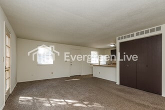 8197 Mount Washington Dr in Huber Heights, OH - Building Photo - Building Photo