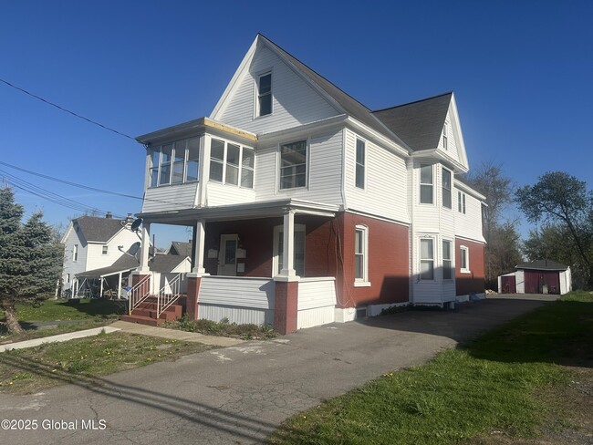 property at 1326 3rd Ave