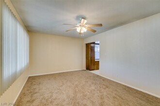 5 Mallory St in Henderson, NV - Building Photo - Building Photo