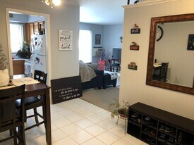 304 N Carter St, Unit 104 in Palatine, IL - Building Photo