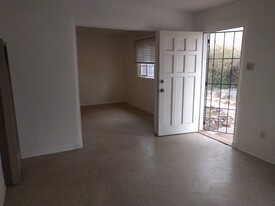 412 Columbia Dr SE, Unit A in Albuquerque, NM - Building Photo - Building Photo