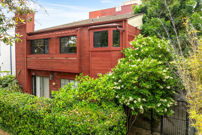 4247 Whitsett Ave in Studio City, CA - Building Photo - Building Photo