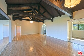 11764 Laurelcrest Dr in Los Angeles, CA - Building Photo - Building Photo