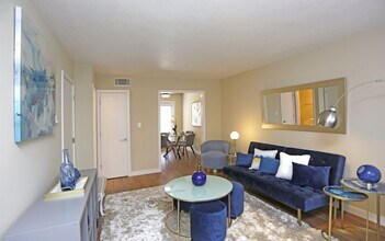125 Western Villa Dr in Clemmons, NC - Building Photo - Building Photo