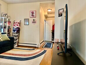 12 Marcella St, Unit 2 in Cambridge, MA - Building Photo - Building Photo