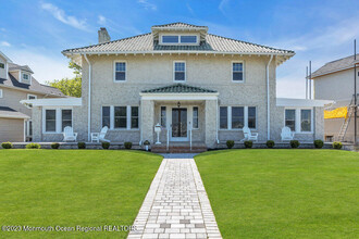 32 Inlet Terrace in Belmar, NJ - Foto de edificio - Building Photo