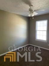 422 Bainbridge Dr in Mcdonough, GA - Foto de edificio - Building Photo
