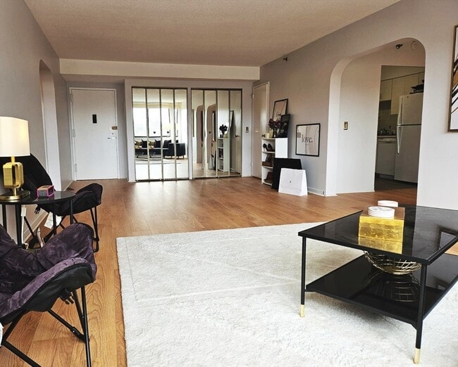 1731 Beacon St in Brookline, MA - Building Photo - Building Photo
