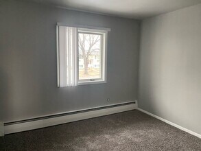 2017 5th St NW in Minot, ND - Building Photo - Building Photo