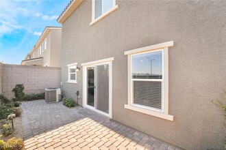 296 Rain Quail Wy in Henderson, NV - Foto de edificio - Building Photo
