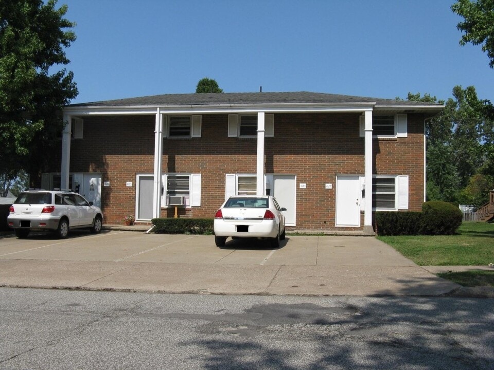 4121 Greengarden Rd in Erie, PA - Building Photo
