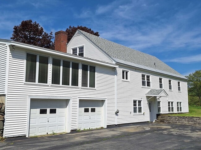 564 Main St in Walpole, NH - Building Photo - Building Photo