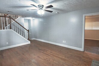 3202 Birch Creek Dr in Humble, TX - Foto de edificio - Building Photo