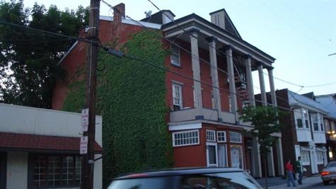 44 Mauch Chunk St in Tamaqua, PA - Foto de edificio