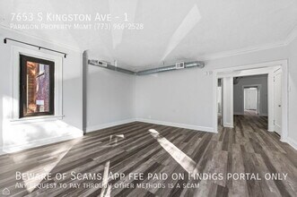 7653 S Kingston Ave in Chicago, IL - Foto de edificio - Building Photo