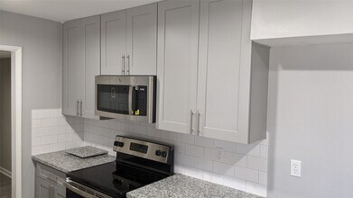 1934 Huntress Ln in Houston, TX - Building Photo - Building Photo