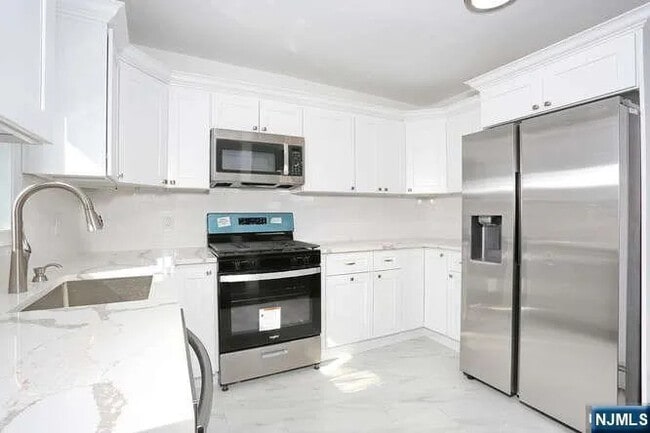 196 2nd St, Unit 1 st floor