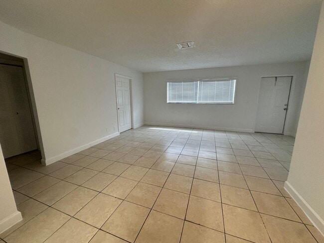 property at 3408 Riverside Dr