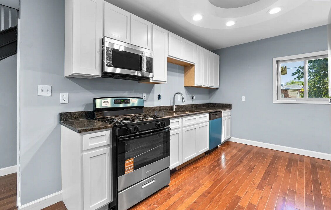 260X Garrett Ave in Baltimore, MD - Building Photo