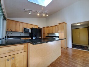 2811 182nd Ave NE in Redmond, WA - Building Photo - Building Photo