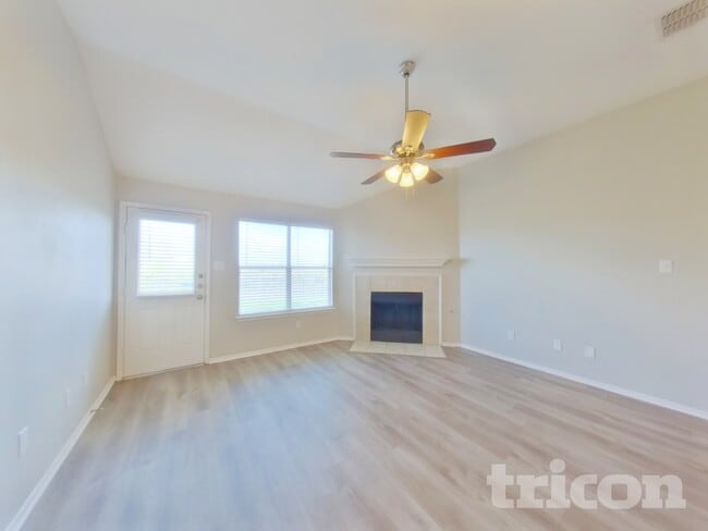 1228 Artesia Dr, Unit 2 in Haslet, TX - Building Photo - Building Photo