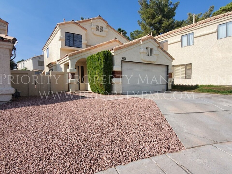 3005 Ocean View Dr in Las Vegas, NV - Building Photo