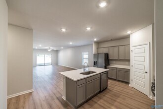 14976 Greenleaf Dr in Athens, AL - Building Photo - Building Photo