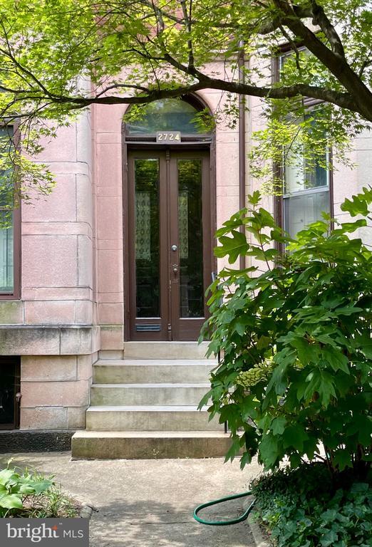 property at 2724 St Paul St