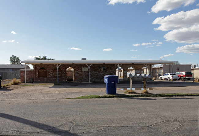 5-Plex in Tucson, AZ - Foto de edificio - Building Photo