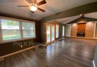 5615 S Farm Rd 163 in Springfield, MO - Building Photo - Building Photo