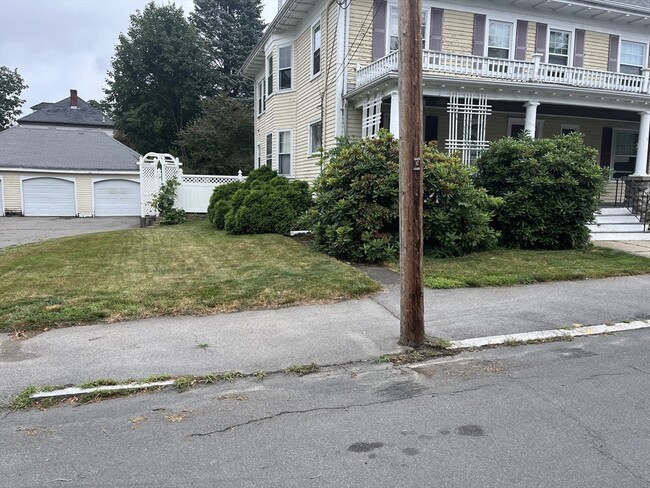 29 Bradford Ave in Haverhill, MA - Building Photo - Building Photo