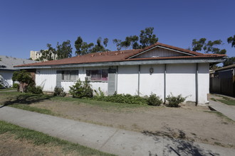 1745 W Neighbors Ave in Anaheim, CA - Building Photo - Building Photo