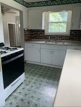 1045 Paintertown Rd in Irwin, PA - Foto de edificio - Building Photo