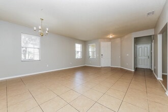 9432 Wellstone Dr in Land O Lakes, FL - Building Photo - Building Photo