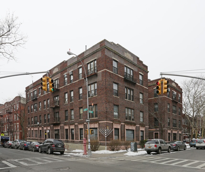 Machon Chana Women's Institute in Brooklyn, NY - Foto de edificio