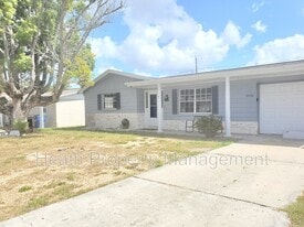 3330 Rosefield Dr in Holiday, FL - Building Photo