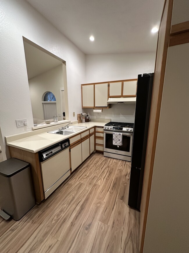 property at 7130 Woodlake Ave