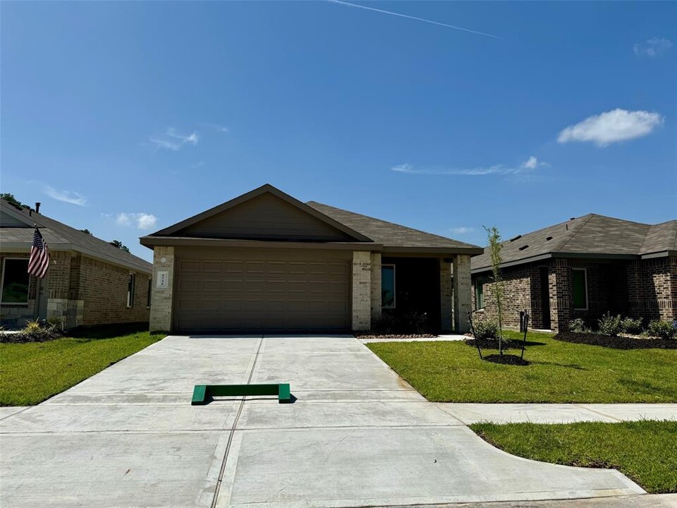 5726 Redstone Gardens Dr in Spring, TX - Foto de edificio