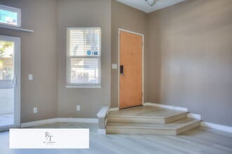 52 Brownfield Ln in Pomona, CA - Building Photo - Building Photo