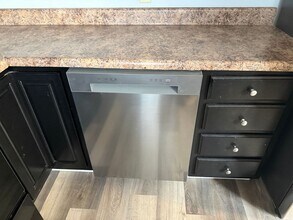 433 Kansas Dr in Iola, KS - Building Photo - Building Photo