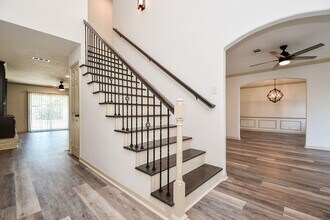 8231 Bo Jack Dr in Houston, TX - Foto de edificio - Building Photo