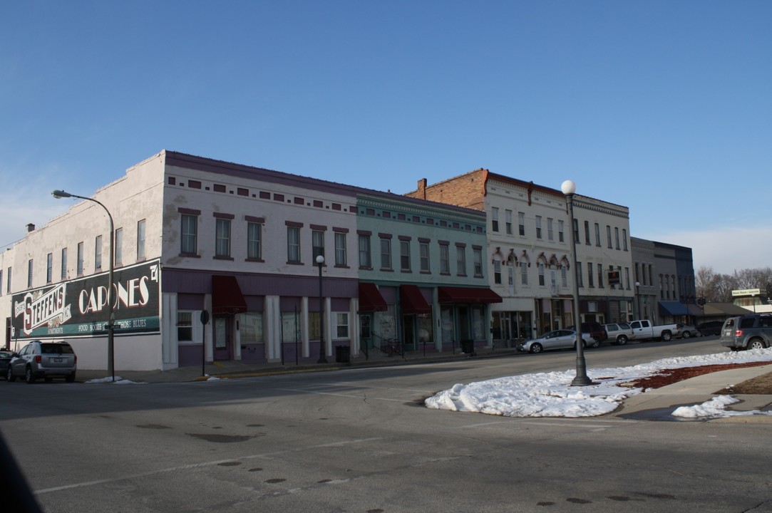 Steffens Apartments in Lincoln, IL - Building Photo